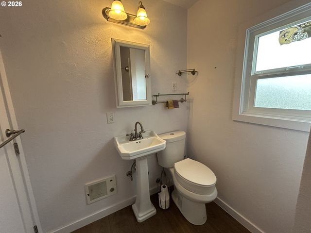 1764 OLD TOWN LOOP Rd, Oakland, OR 97462