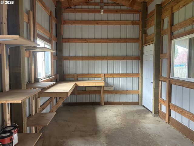 1764 OLD TOWN LOOP Rd, Oakland, OR 97462