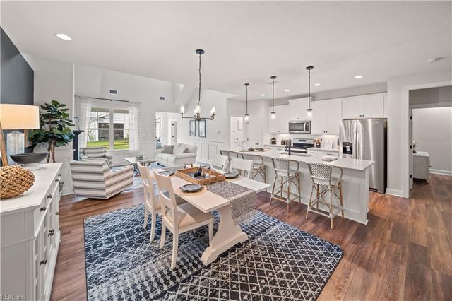 4605 Longleaf PL, Chesapeake, VA 23321
