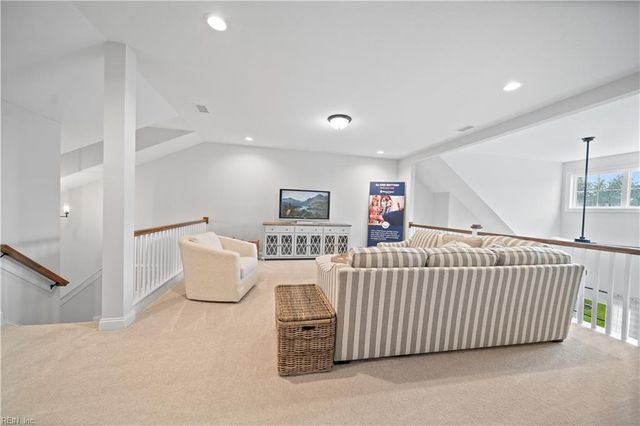 4605 Longleaf PL, Chesapeake, VA 23321