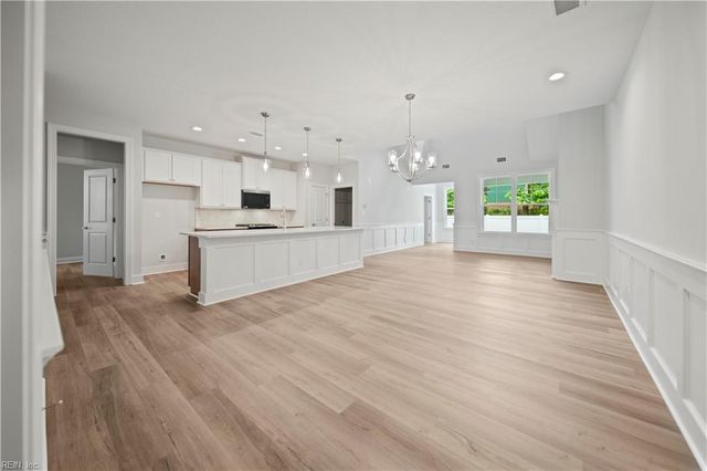 4605 Longleaf PL, Chesapeake, VA 23321