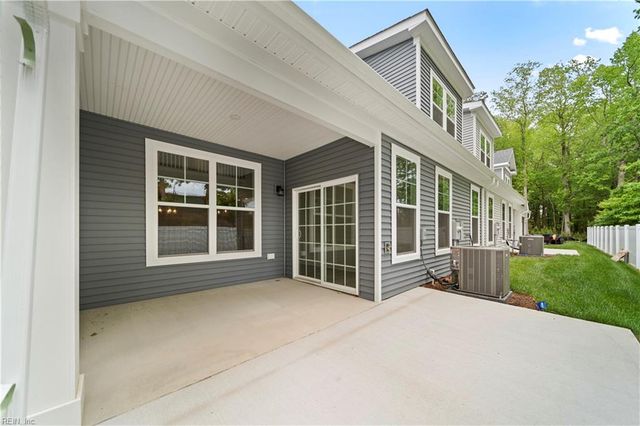 4605 Longleaf PL, Chesapeake, VA 23321