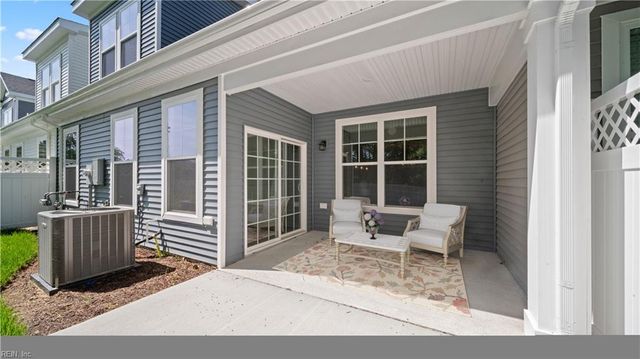 4605 Longleaf PL, Chesapeake, VA 23321