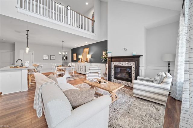 4605 Longleaf PL, Chesapeake, VA 23321