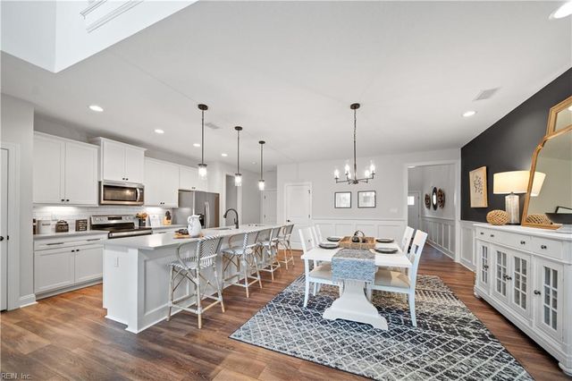 4605 Longleaf PL, Chesapeake, VA 23321