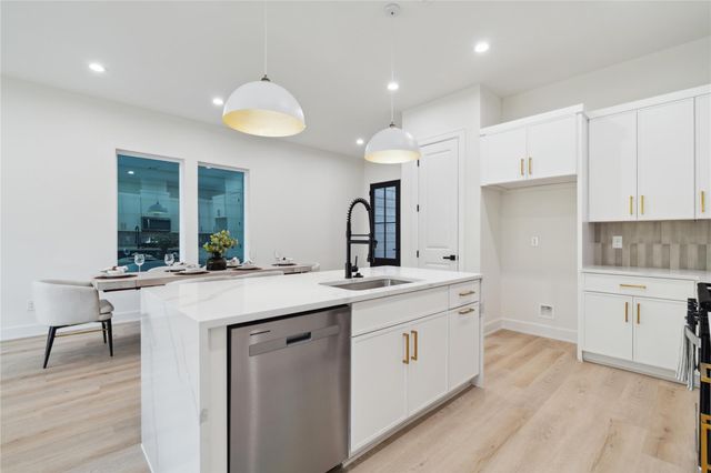 3735 Lydia Street, Houston, TX 77021