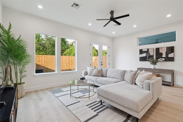 3735 Lydia Street, Houston, TX 77021