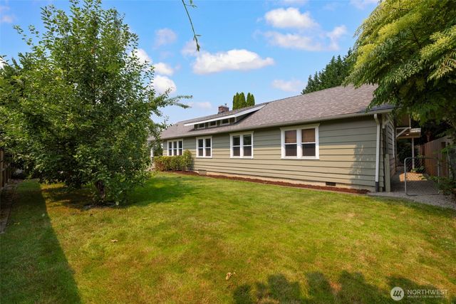 7921 E 139th Court SE, Puyallup, WA 98372