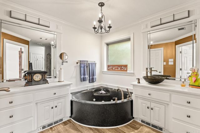 118 Nemours Court, Maumelle, AR 72113