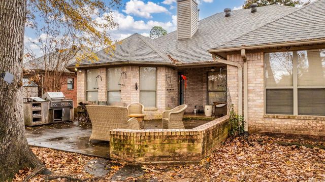 118 Nemours Court, Maumelle, AR 72113