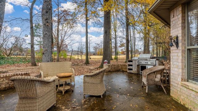 118 Nemours Court, Maumelle, AR 72113