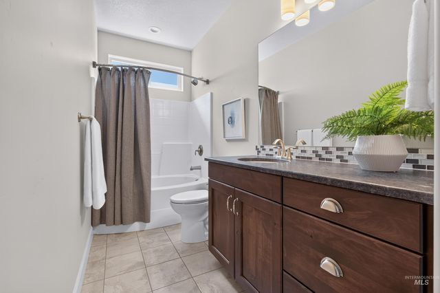 7148 S Carpenter Ave, Boise, ID 83709