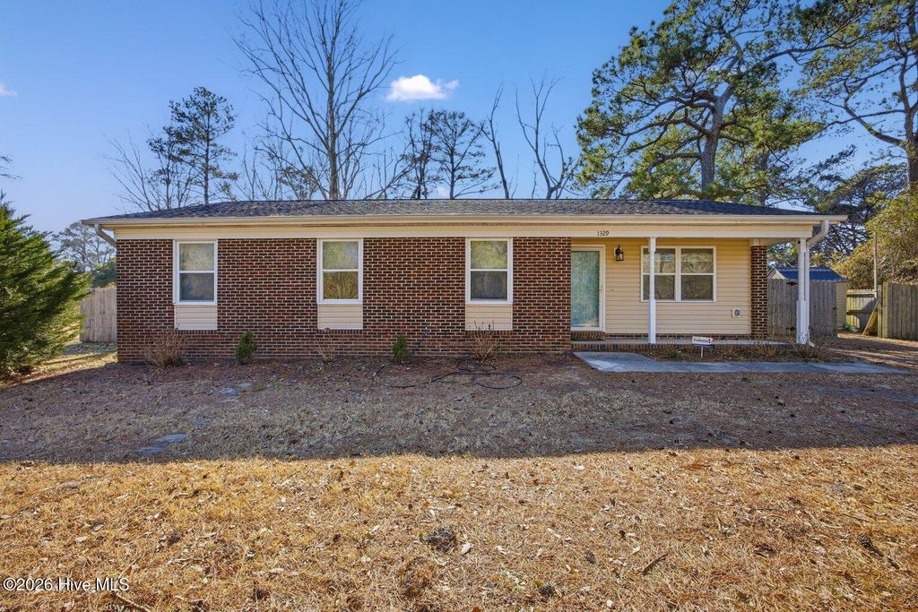 1329 Avon Court, Wilmington, NC 28405