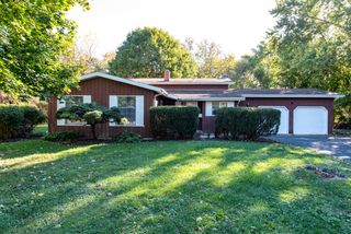 16675 W Applewood Court, Gurnee, IL 60031