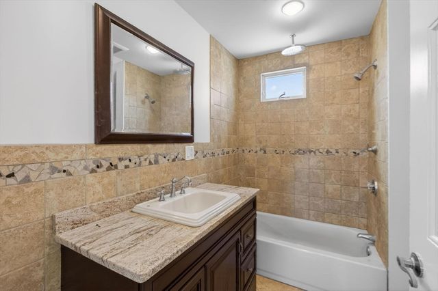 39 Ash Ave, Somerville, MA 02145