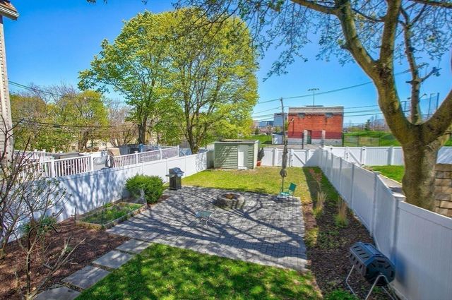 39 Ash Ave, Somerville, MA 02145