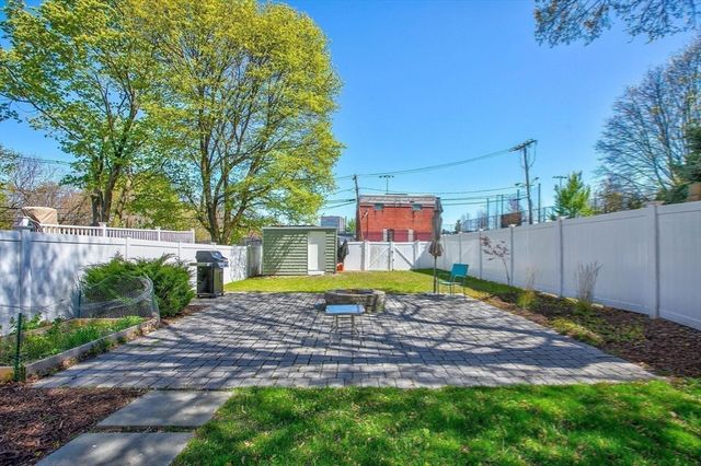 39 Ash Ave, Somerville, MA 02145