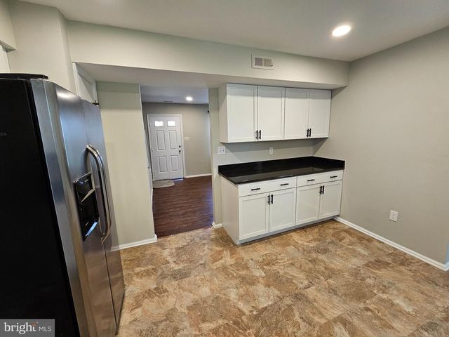 27 HARTSDALE LN, Sicklerville, NJ 08081