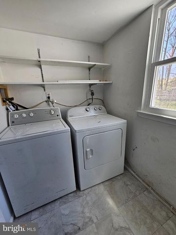 27 HARTSDALE LN, Sicklerville, NJ 08081