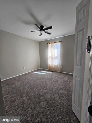 27 HARTSDALE LN, Sicklerville, NJ 08081