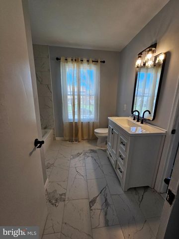 27 HARTSDALE LN, Sicklerville, NJ 08081