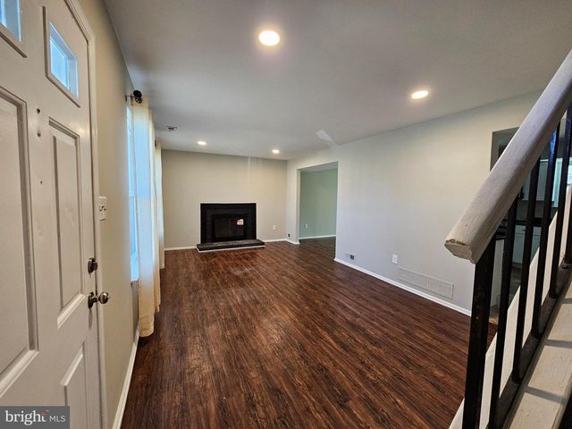 27 HARTSDALE LN, Sicklerville, NJ 08081