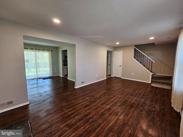 27 HARTSDALE LN, Sicklerville, NJ 08081