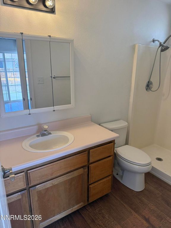 Image 12 of property listing at 6 Emilio Court, Yerington, NV 89447