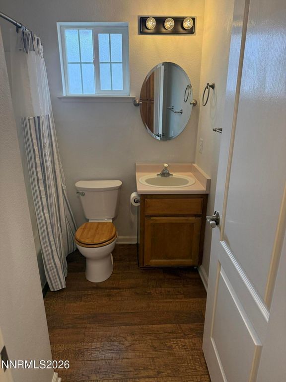 Image 16 of property listing at 6 Emilio Court, Yerington, NV 89447