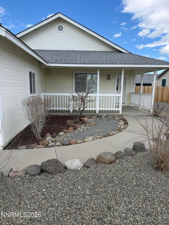 Image 2 of property listing at 6 Emilio Court, Yerington, NV 89447