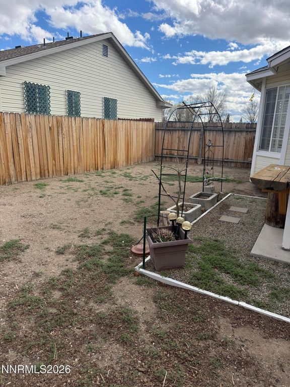 Image 24 of property listing at 6 Emilio Court, Yerington, NV 89447