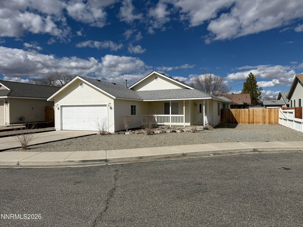 Image 3 of property listing at 6 Emilio Court, Yerington, NV 89447