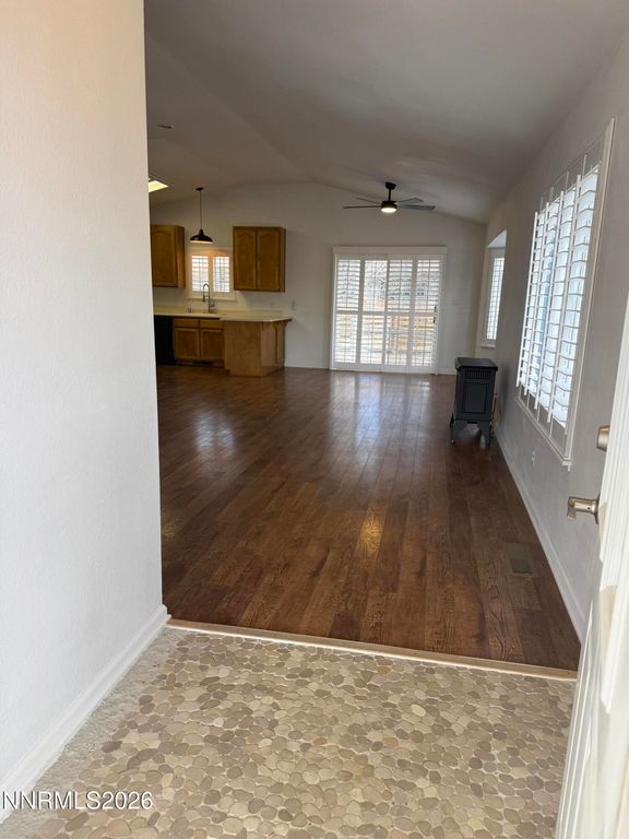 Image 4 of property listing at 6 Emilio Court, Yerington, NV 89447