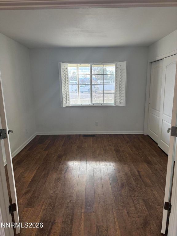 Image 9 of property listing at 6 Emilio Court, Yerington, NV 89447