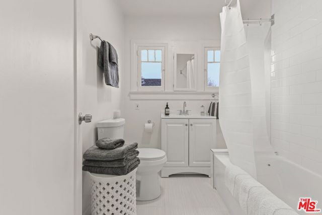 1446 Calumet Avenue, Los Angeles, CA 90026