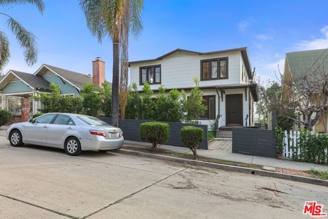 1446 Calumet Avenue, Los Angeles, CA 90026