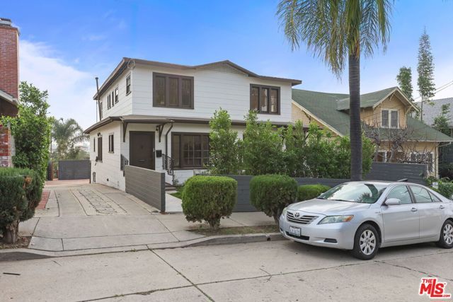 1446 Calumet Avenue, Los Angeles, CA 90026