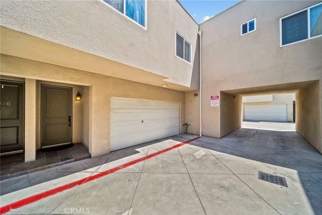 7132 Farralone 205, Canoga Park, CA 91303