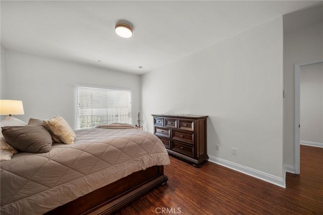 7132 Farralone 205, Canoga Park, CA 91303