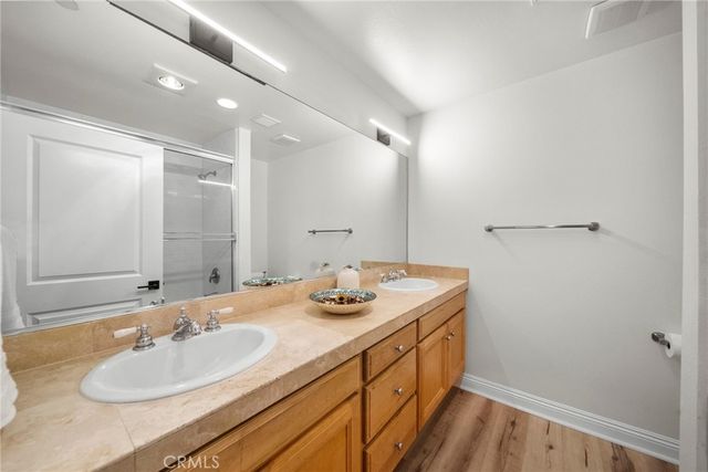 7132 Farralone 205, Canoga Park, CA 91303