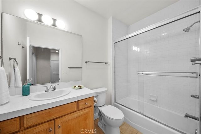 7132 Farralone 205, Canoga Park, CA 91303