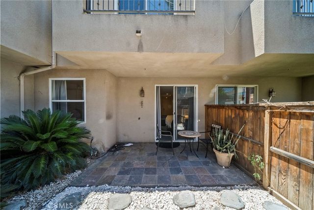 7132 Farralone 205, Canoga Park, CA 91303