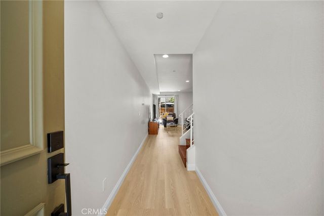 7132 Farralone 205, Canoga Park, CA 91303