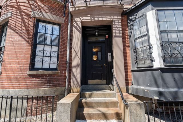 21 Bowdoin 2C, Boston, MA 02114