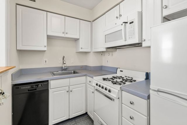 21 Bowdoin 2C, Boston, MA 02114