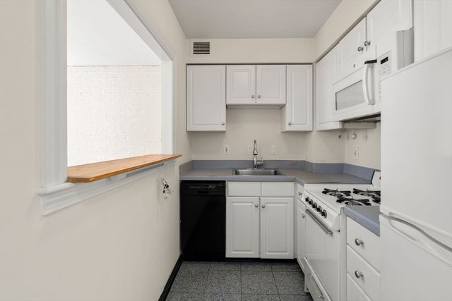 21 Bowdoin 2C, Boston, MA 02114