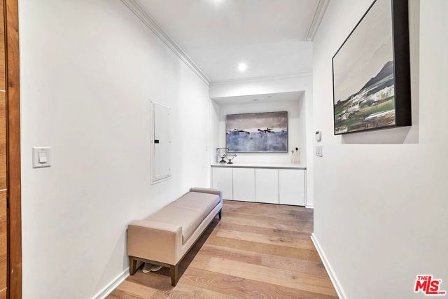 132 N Swall Drive 301, Los Angeles, CA 90048