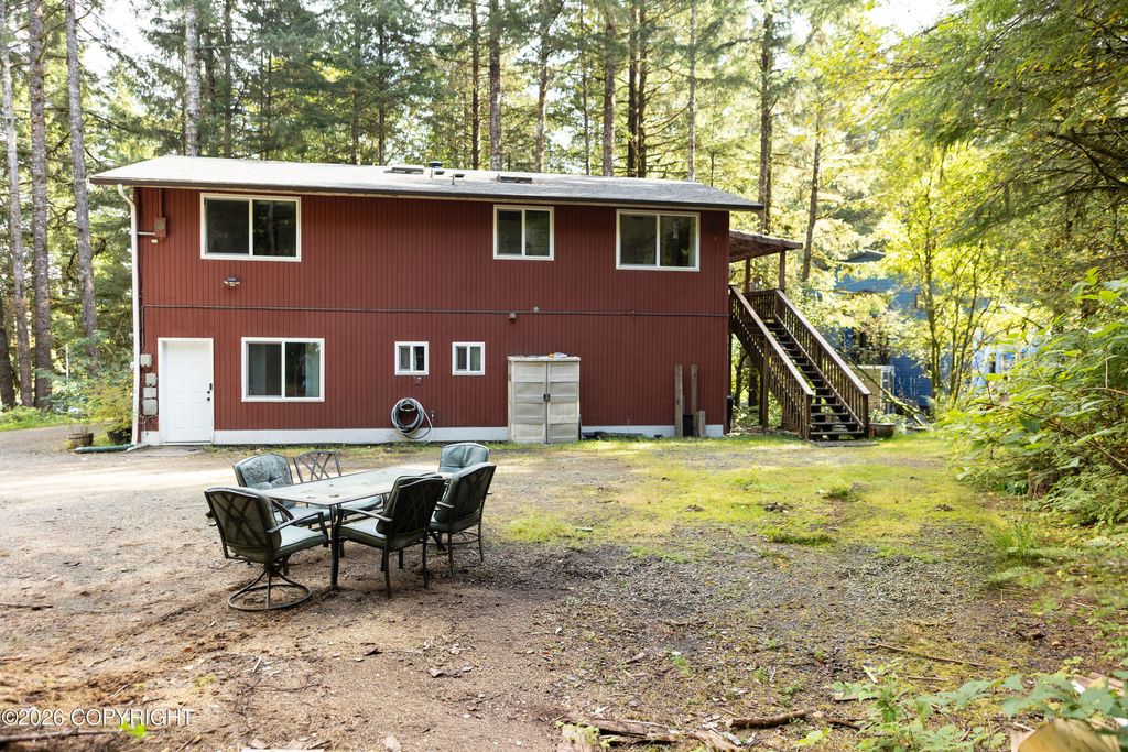 15 Wood Road, Ketchikan, AK 99901