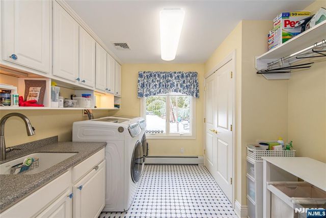 703 Ginger Lane, Franklin Lakes, NJ 07417