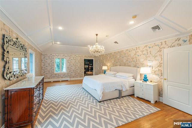 703 Ginger Lane, Franklin Lakes, NJ 07417